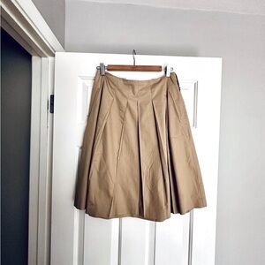 Banana Republic Khaki Knee-Length Pleated Skirt with Pockets